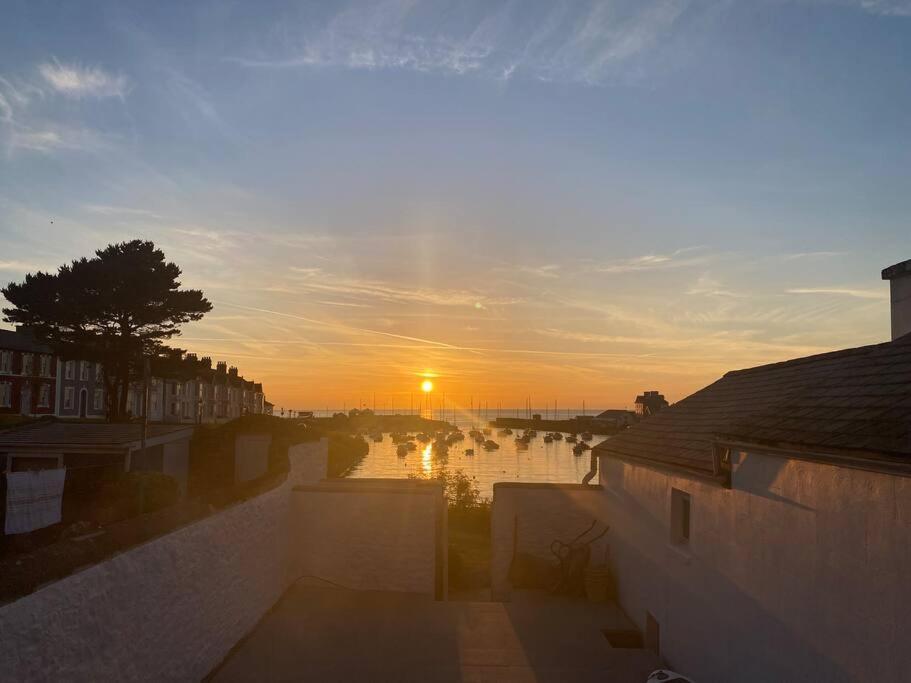 فيلا Aberaeron Island House - Panoramic Harbour Views المظهر الخارجي الصورة