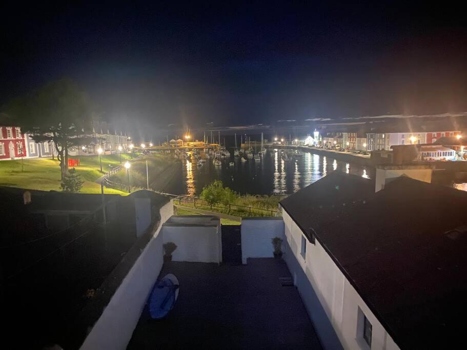 فيلا Aberaeron Island House - Panoramic Harbour Views المظهر الخارجي الصورة
